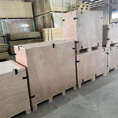 Plywood lådor för bastu rummet